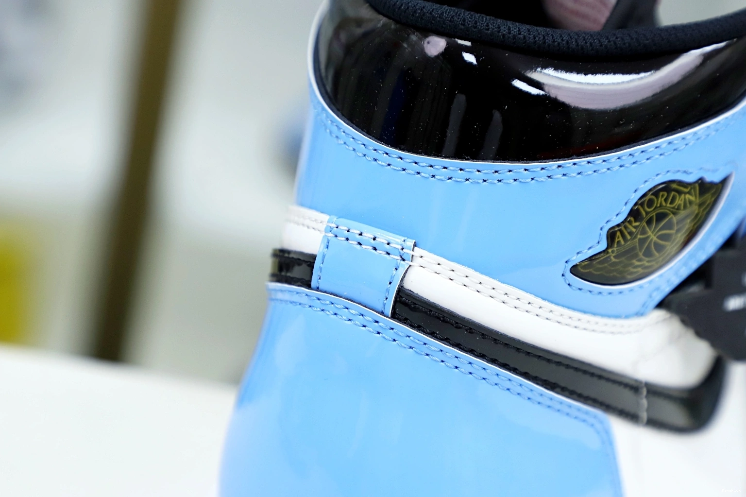 OG RETRO HIGH AIR 'FEARLESS' JORDAN 1 0122